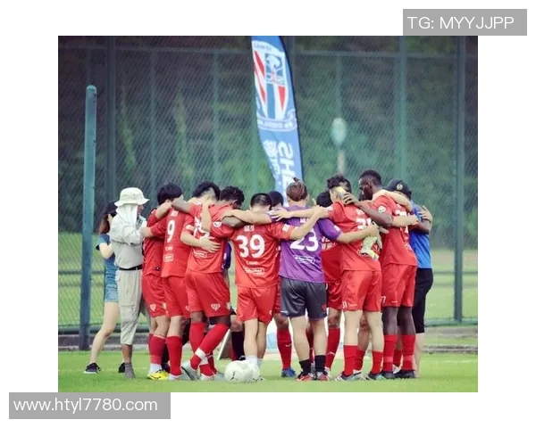 红星3-2萨博迪卡，克鲁尼奇满：足球场上的激情与荣耀